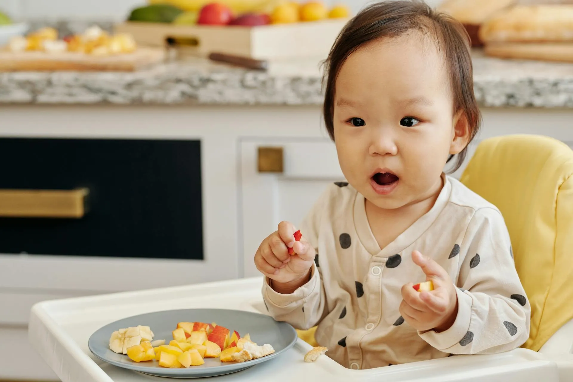 surrogate baby, eating healthy food